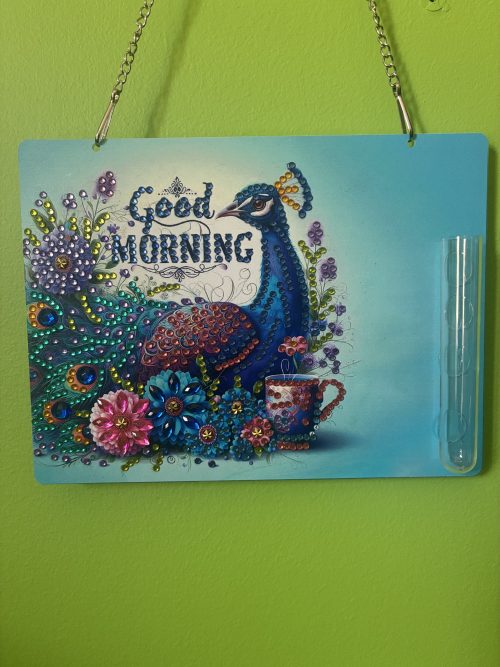 Le paon dit bonjour